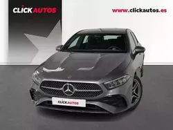 Gris Usado 2024 Mercedes A200 AMG line Berlina | 29.500 € (Buen precio)