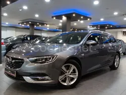 Gris / plata Usado 2018 Opel Insignia Excellence Familiar | 14.990 € (Un poco caro)