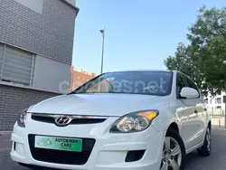 Blanco Usado 2010 Hyundai i30 Comfort Berlina | 5490 € (Precio justo)