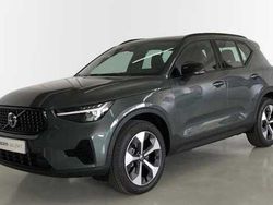 Oro Nuevo 2025 Volvo XC40 Plus SUV | 44.590 € (Caro)
