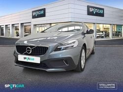 Gris Usado 2019 Volvo V40 R-Design Momentum Utilitario | 16.250 €