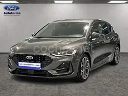 Gris / plata Usado 2023 Ford Focus ST-Line X Berlina | 25.900 € (Caro)