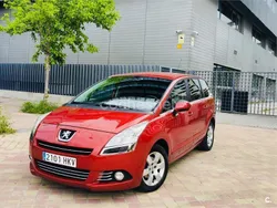 Rojo Usado 2012 Peugeot 5008 Active Monovolumen | 6500 € (Precio justo)