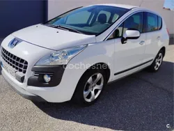 Blanco Usado 2010 Peugeot 3008 Premium Berlina | 4950 € (Precio justo)