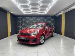 Granate Usado 2016 Kia Rio Berlina | 8990 € (Precio justo)
