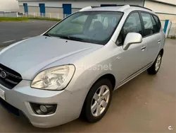 Gris / plata Usado 2010 Kia Carens Monovolumen | 3500 €