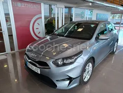 Gris / plata Usado 2022 Kia Ceed Berlina | 14.600 € (Precio justo)