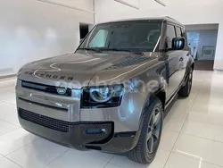 Beige Nuevo 2025 Land Rover Defender SE SUV | 96.600 € (Precio justo)