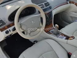 Verde Usado 2002 Mercedes E220 Elegance Berlina | 5000 € (Un poco caro)