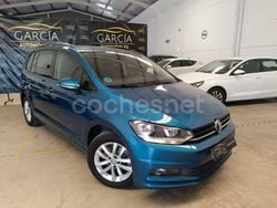 Azul Usado 2017 VW Touran Advance Monovolumen | 16.990 € (Un poco caro)