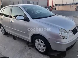 Gris / plata Usado 2002 VW Polo Highline Berlina | 2500 € (Precio justo)
