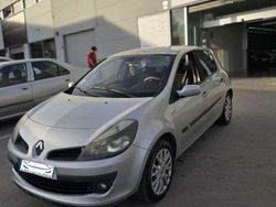 Gris Usado 2008 Renault Clio II Exception Utilitario | 4300 € (Precio justo)