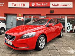 Rojo Usado 2016 Volvo V40 Momentum Familiar | 9800 € (Precio justo)
