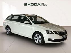 Blanco Usado 2020 Skoda Octavia Ambition Familiar | 15.990 € (Precio justo)