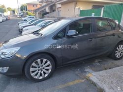 Gris / plata Usado 2010 Opel Astra Enjoy Berlina | 4500 € (Precio justo)