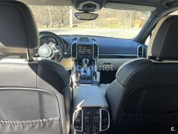 Negro Usado 2017 Porsche Cayenne Turbo SUV | 75.600 €