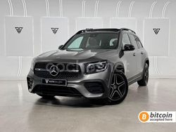 Gris / plata Usado 2024 Mercedes GLB200 SUV | 48.900 € (Caro)