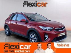 Rojo Usado 2023 Kia Stonic SUV | 15.890 € (Un poco caro)