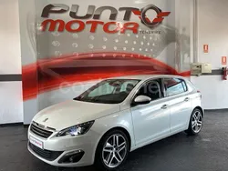 Blanco Usado 2017 Peugeot 308 Access Berlina | 11.900 € (Caro)