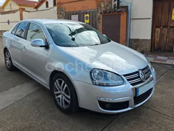 Gris / plata Usado 2008 VW Jetta Highline Berlina | 5500 € (Precio justo)