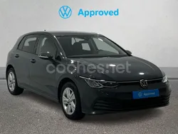 Gris / plata Usado 2023 VW Golf VIII Life Berlina | 25.990 € (Precio justo)