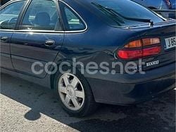 Azul Usado 2000 Renault Laguna Berlina | 2800 €