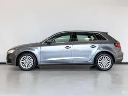 Gris / plata Usado 2013 Audi A3 Sportback Ambiente Berlina | 12.800 €