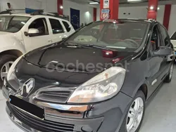 Negro Usado 2009 Renault Clio II Expression Berlina | 4500 € (Precio justo)