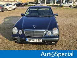 Azul Usado 2002 Mercedes E280 Elegance Berlina | 3990 € (Buen precio)