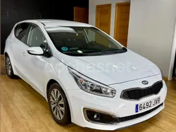 Blanco Usado 2017 Kia Ceed GT Berlina | 8499 € (Precio justo)