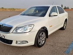 Blanco Usado 2013 Skoda Octavia Ambition Berlina | 7900 €