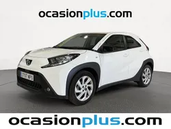 Blanco Usado 2024 Toyota Aygo Play Utilitario | 13.991 € (Precio justo)