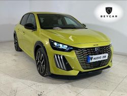 Verde Usado 2024 Peugeot e-208 Allure Utilitario | 26.900 €
