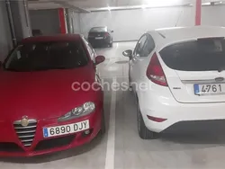 Rojo Usado 2004 Alfa Romeo 147 Distinctive Utilitario | 4500 € (Caro)