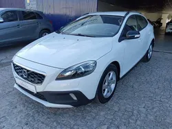 Blanco Usado 2015 Volvo V40 CC Kinetic Familiar | 9900 € (Precio justo)