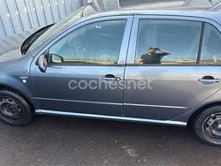 Gris / plata Usado 2004 Skoda Fabia Comfort Berlina | 1450 € (Buen precio)