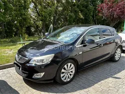 Negro Usado 2010 Opel Astra Sport Berlina | 5900 € (Precio justo)