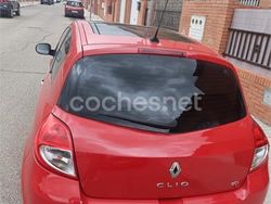 Rojo Usado 2012 Renault Clio IV Dynamique Berlina | 5400 € (Precio justo)