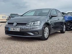 Gris / plata Usado 2018 VW Golf VII Advance Berlina | 13.999 € (Precio justo)