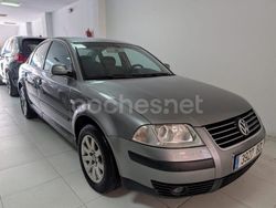 Gris / plata Usado 2002 VW Passat Trendline Berlina | 3999 € (Precio justo)