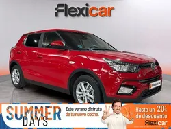 Rojo Usado 2017 Ssangyong Tivoli Limited SUV | 12.990 € (Un poco caro)