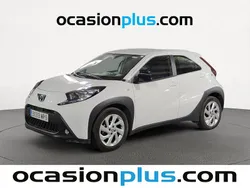 Blanco Usado 2024 Toyota Aygo Play Utilitario | 13.819 € (Precio justo)