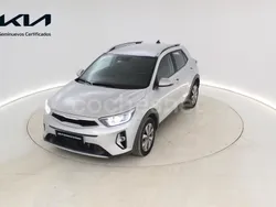 Gris / plata Usado 2024 Kia Stonic SUV | 19.600 € (Precio justo)