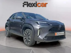 Gris Usado 2024 Toyota Yaris Hybrid Active | 22.190 € (Precio justo)