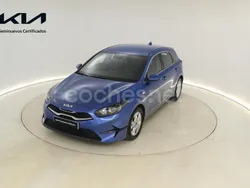 Azul Usado 2024 Kia Ceed Berlina | 18.990 € (Precio justo)