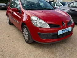 Rojo Usado 2005 Renault Clio II Expression Utilitario | 2700 € (Precio justo)