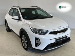 Blanco Usado 2024 Kia Stonic SUV | 19.600 € (Precio justo)