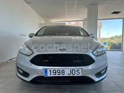 Gris / plata Usado 2015 Ford Focus Berlina | 5500 € (Precio justo)