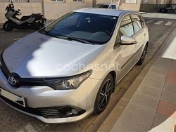 Gris / plata Usado 2018 Toyota Auris Hybrid Edition Berlina | 13.400 € (Precio justo)