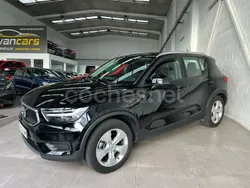 Negro Usado 2018 Volvo XC40 Momentum SUV | 23.900 € (Precio justo)